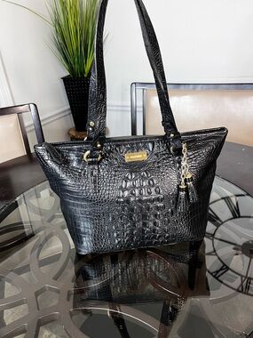 Brahmin Medium Asher
Tote Black Melbourne, leather crocodile-embossed pattern